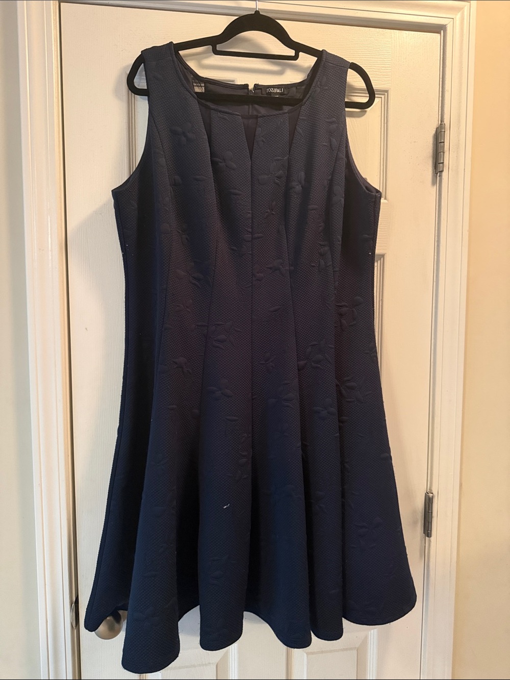 Roz & Ali Navy Textured Floral Midi Dress - Sleeveless